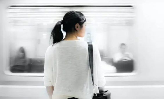 年销25亿，增长新范式：跳出抖音干抖音！