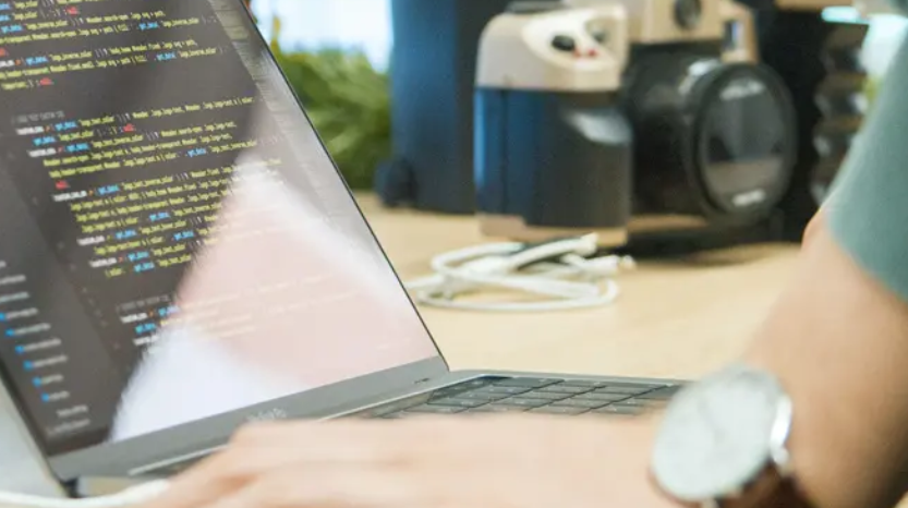 公众号垂直小号打法：关键词+身份，跑通快速变现路径