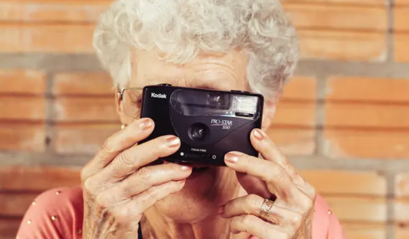 一年上了52座坟， “史同女”攻占小红书