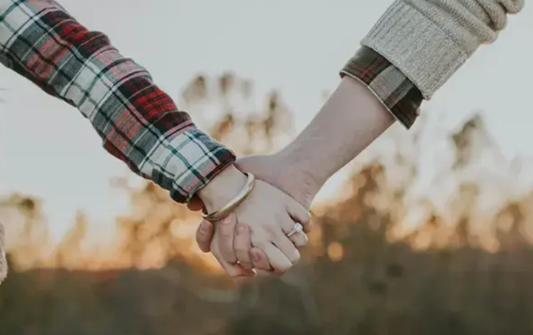 2026小红书虚拟资料，换个姿势赚钱