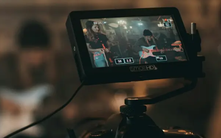 重AI+轻IP+做自己，2026年普通人低成本做一人公司的最佳方案